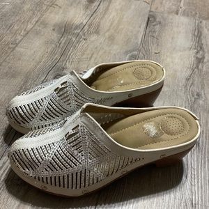 Women’s formal dress shoe